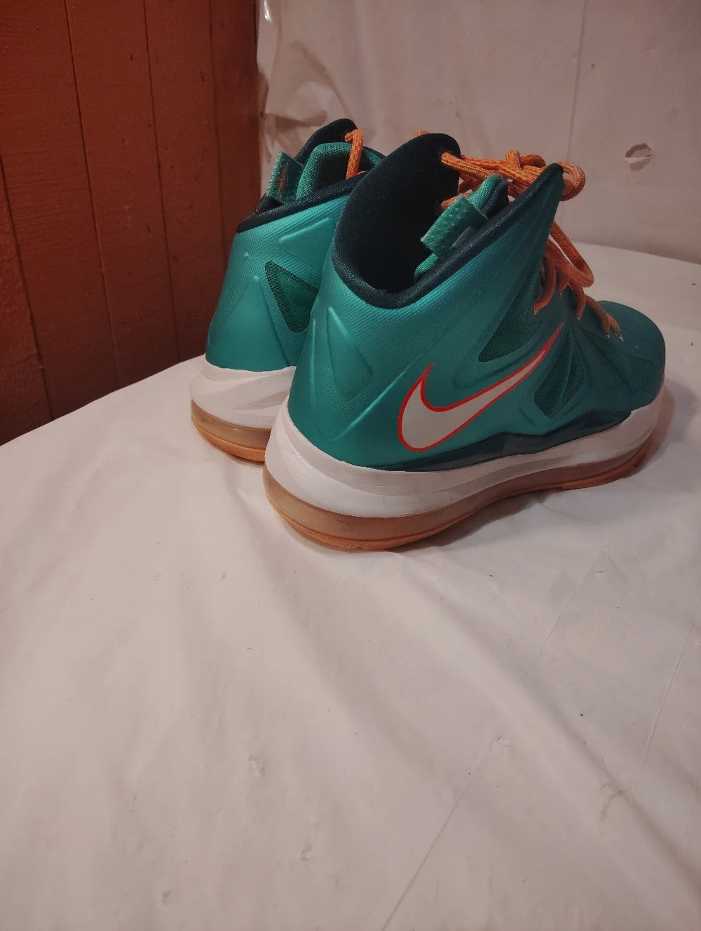 Nike LeBron X Miami Dolphin Atomic Teal Basketball Shoes Sz 4.5Y